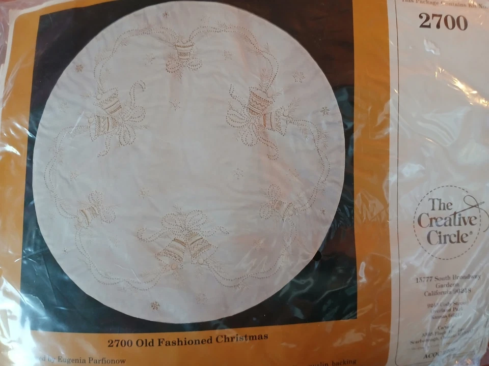 Creative Circle Old-Fashioned Christmas Tree Skirt Candlewicking Kit NOS  - Image 4 of 4