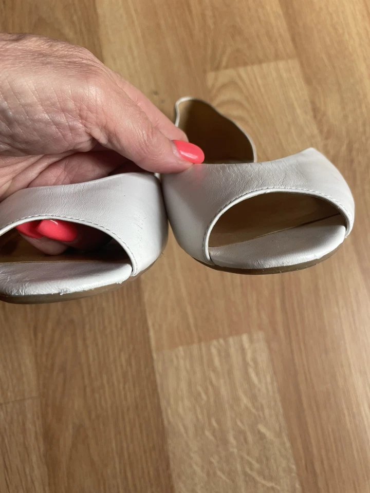 Nine West Womens NwBlossom White Leather Open Toe Flats Shoes 9 Medium Wedding - Image 3 of 4