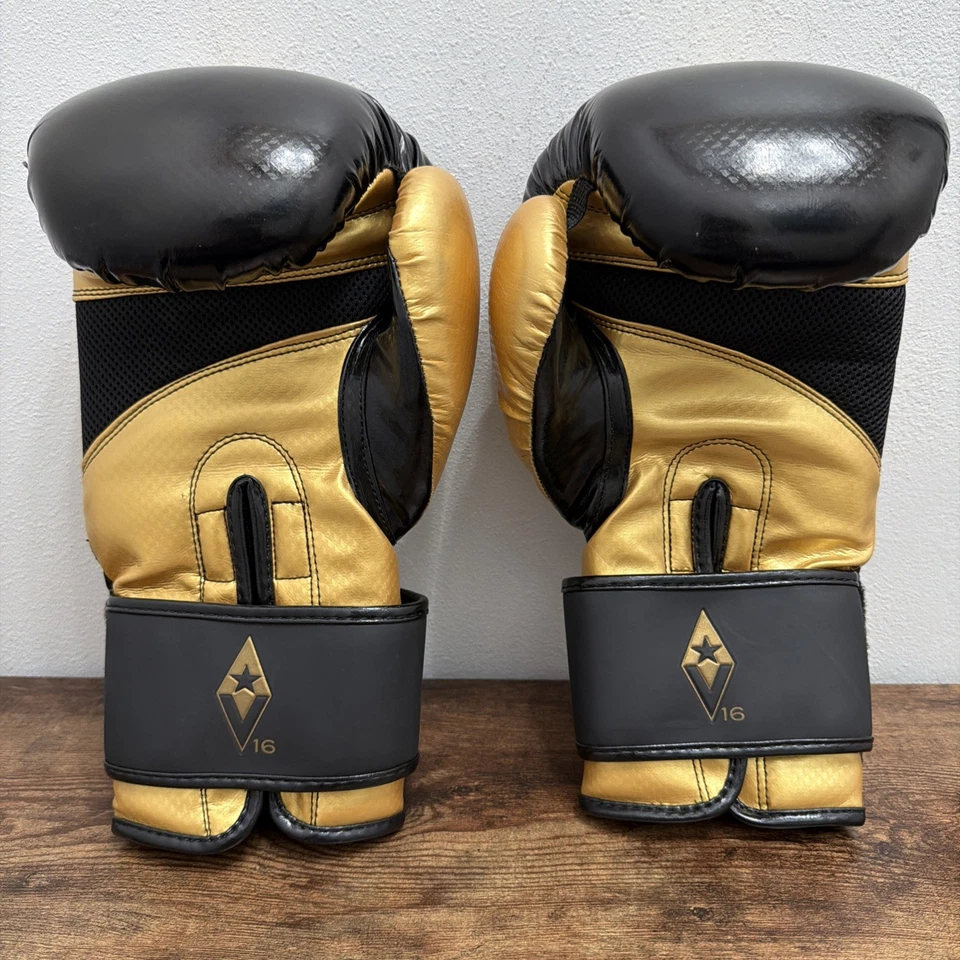 Боксерские перчатки Revgear Pinnacle черно-золотистые 16 унций для тренировок по боксу - Изображение 3 из 4