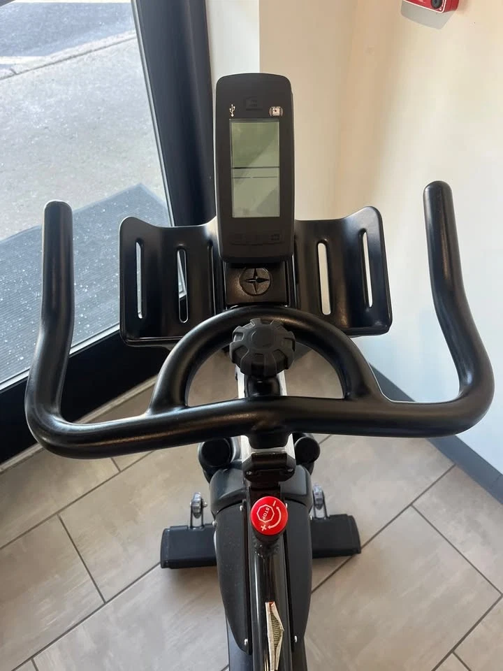 Schwinn AC Power Exercise Bikes 碳纤维蓝色室内自行车健身房 CARDIO HIIT 瑜伽 — 第 2/4 张图片