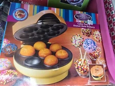 Cake Pop And Donut Hole Maker