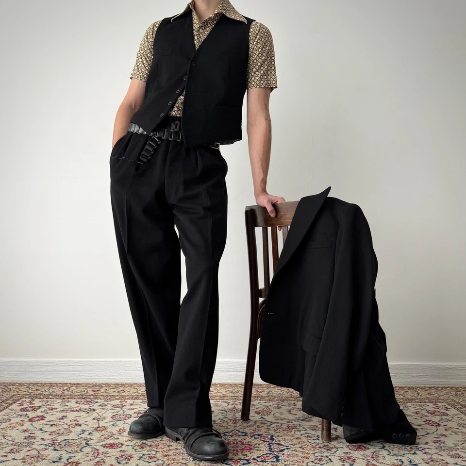 1940s Vintage Men's European Single Breasted Three Piece Black Wool Suit - Image 2 of 4