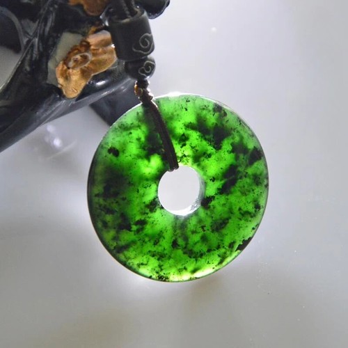 Serpentine Jade Safe Buckle Pendant Ink Jade Men's and Women's Necklace Amulet - Picture 5 of 5