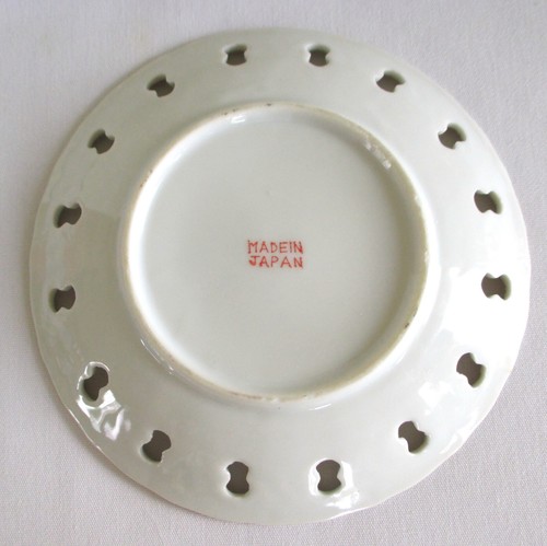 Japanese Porcelain Footed Tea Cup and Saucer with Gold Trim - Picture 5 of 12