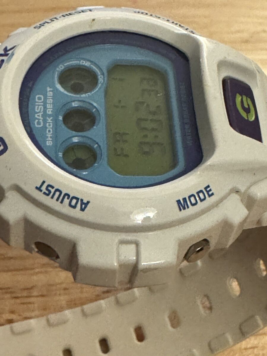 Vintage Casio G-Shock DW6900CS-7 (3230) White/Blue Men's Vintage Casio G-Shock DW6900CS-7 (3230) White/Blue Men's