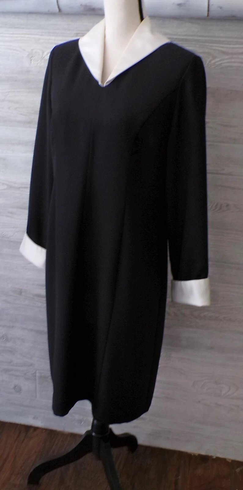 VETEMENTS Y2k ABITO NERO M mercoledì Addams raso bianco colletto a punta e polsini vintage grunge