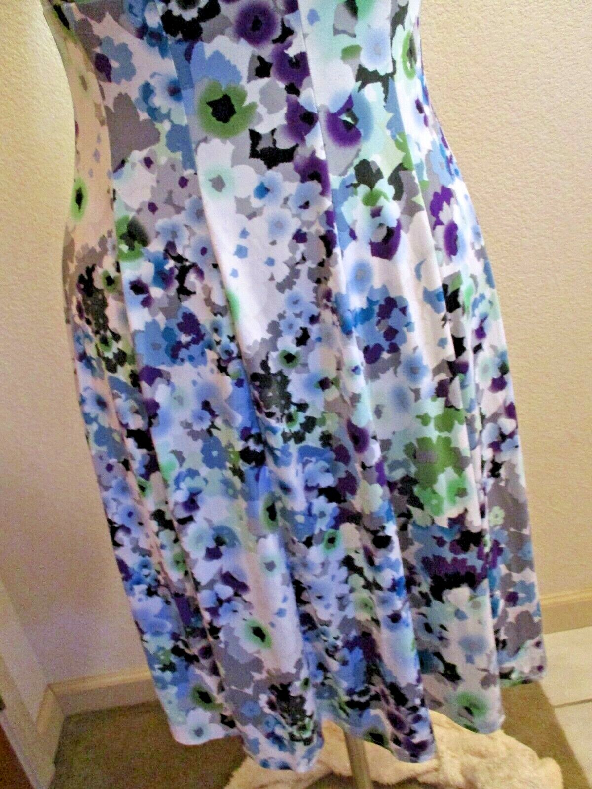 DRESSBARN sz 14 PURPLE FLORAL SLEEVELESS EMPIRE WAIST FULL SKIRT TANK
