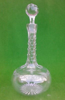 10'' DEKORATIVE BAUCHIGE GLASKARAFFE MIT BODEN.
