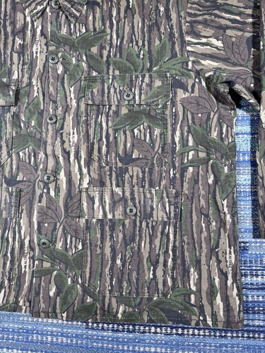 Vintage Realtree Camo Button Up Shirt XL USA Made 4 Pockets Tree Bark Green Leaf - Picture 2 of 10