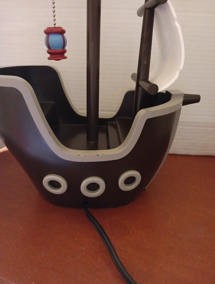 Lámpara de mesa CIRCO PIRATA Barco Pirata sin pantalla  Foto 3 de 4