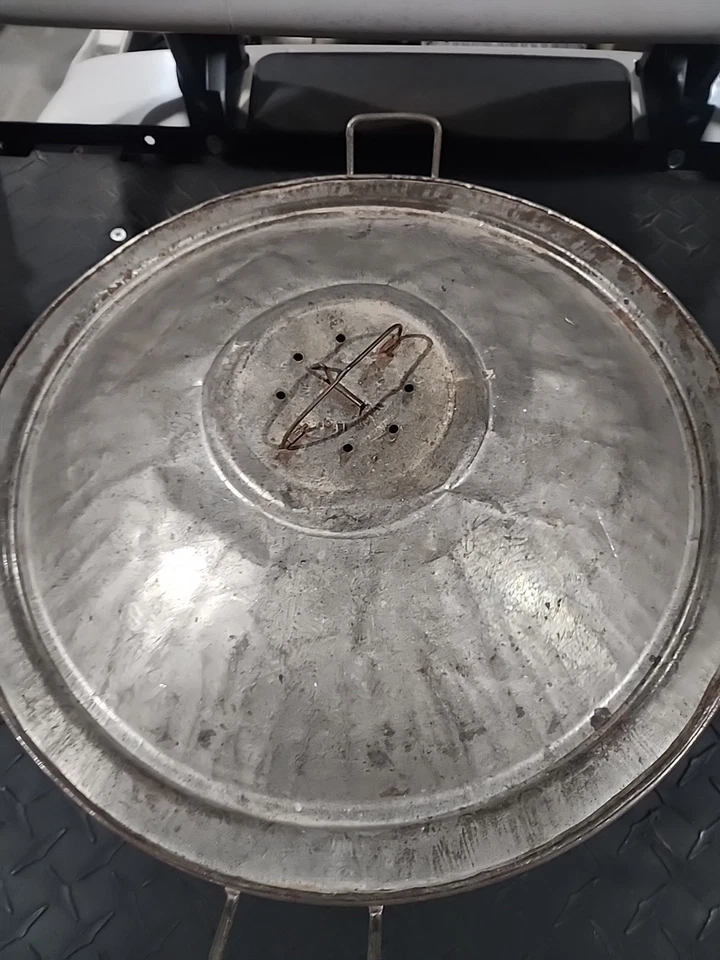 Tazón de hojalata grande antiguo vintage elevador de masa pan con tapa ventilada Foto 3 de 4
