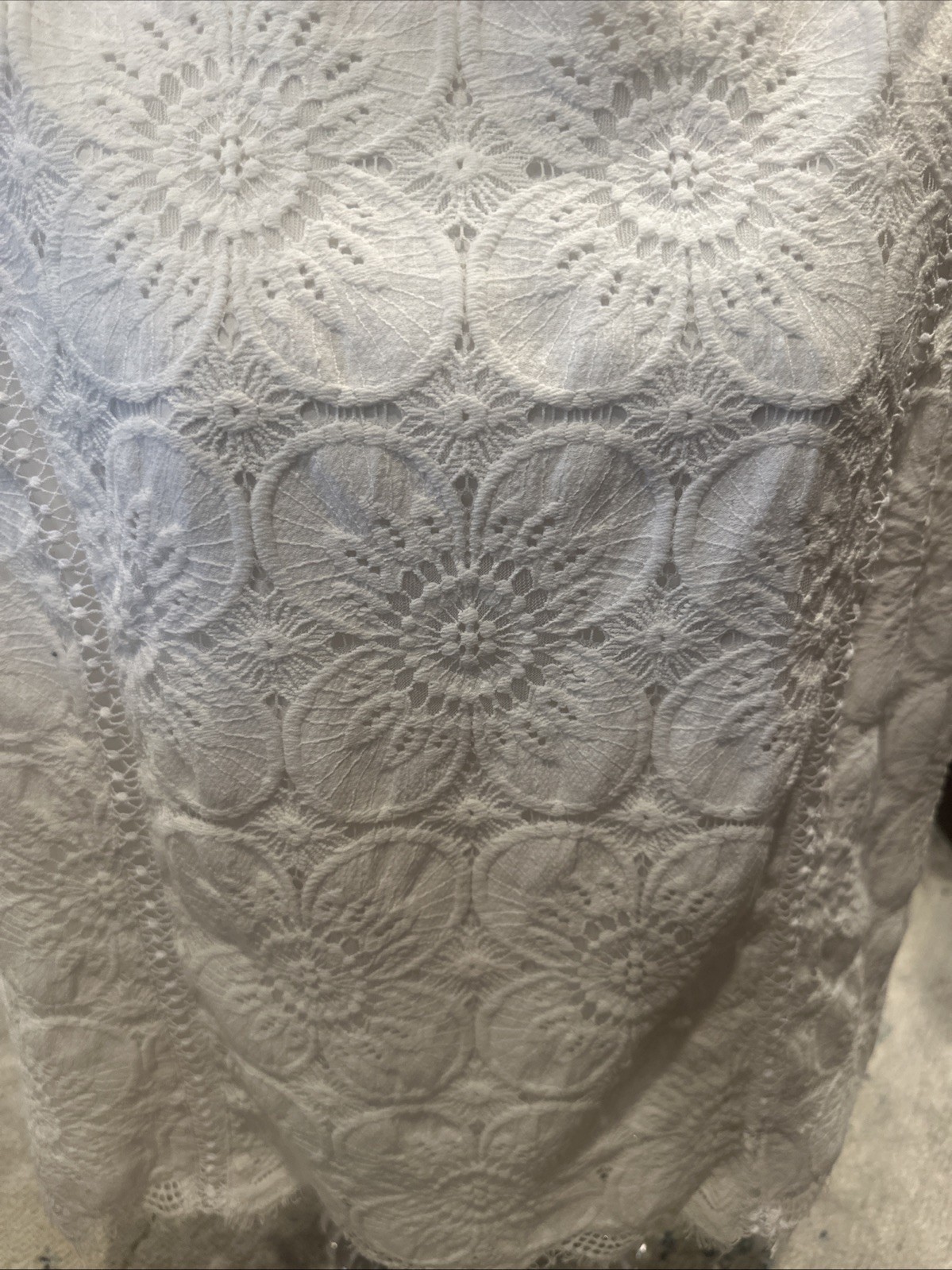 Banana Republic Solid White Lace Lined Sleeveless… - image 2