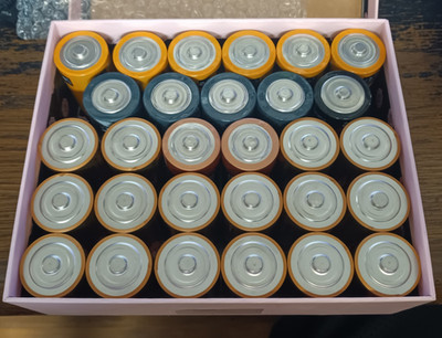 Box of 29 Alkaline 13A LR20 1.5V SIZE D Batteries, mixed Brands