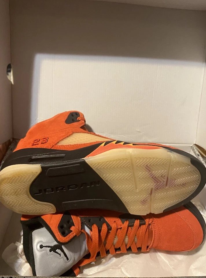 Talla 11 - Air Jordan 5 Retro Dunk on Mars W Foto 4 de 4