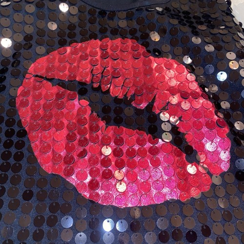 Sequin Bling Tank Top Black With Red Lips. New With Tags. Size Small - 第 2/8 張圖片
