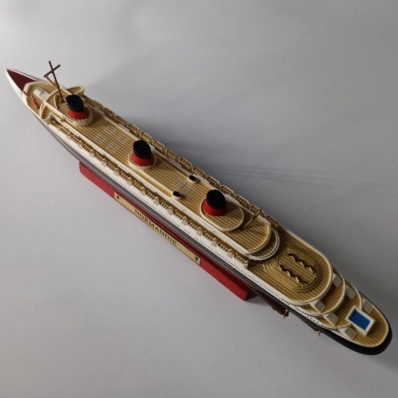 1:1250 Scale Alloy Diecast SS Normandie Cruise Ship Model Ocean Liner Collection - Image 4 of 4