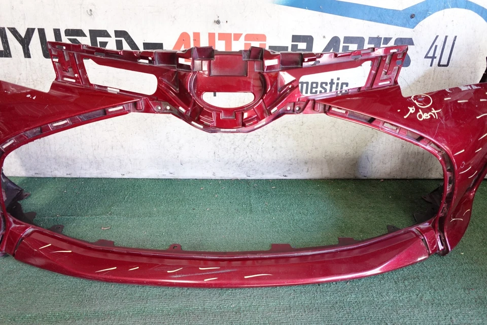 Cubierta del parachoques delantero OEM AY29616 con 2 clips rotos 2014 2015 2017 TOYOTA YARIS III Foto 2 de 4