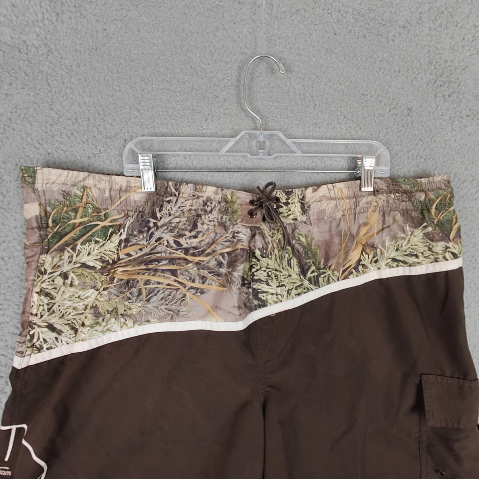 Shorts de praia Realtree masculino 44 ajuste marcado como XL *Veja fotos camuflado marrom baús de natação - Imagem 2 de 4