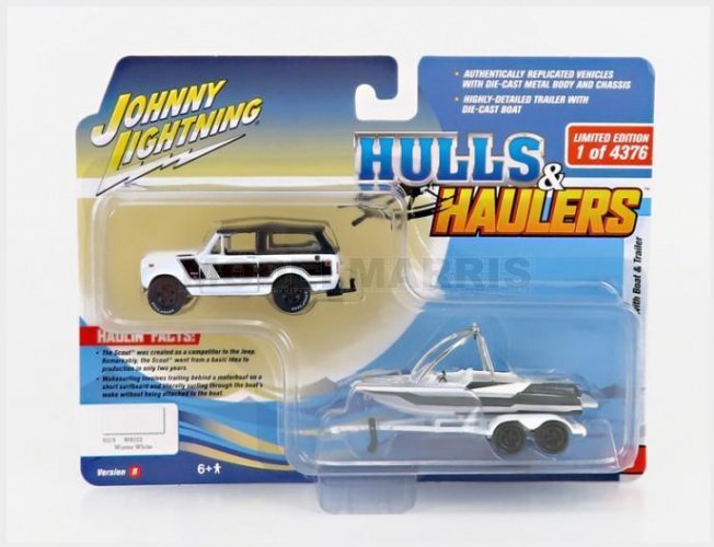 JOHNNY LIGHTNING JLSP205B-JLBT015 INTERNATIONAL - SCOUT WITH TRAILER AND BOAT 19