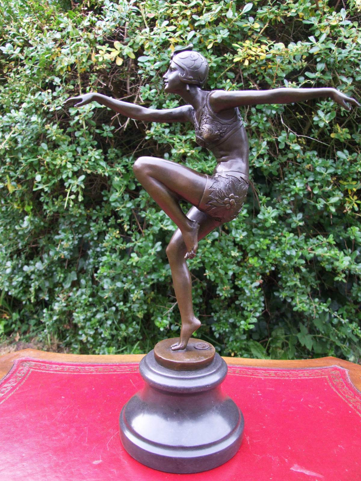 ART DECO BRONZE FIGURINE STATUE SCULPTURE CON BRIO LADY FIGURE FEMALE