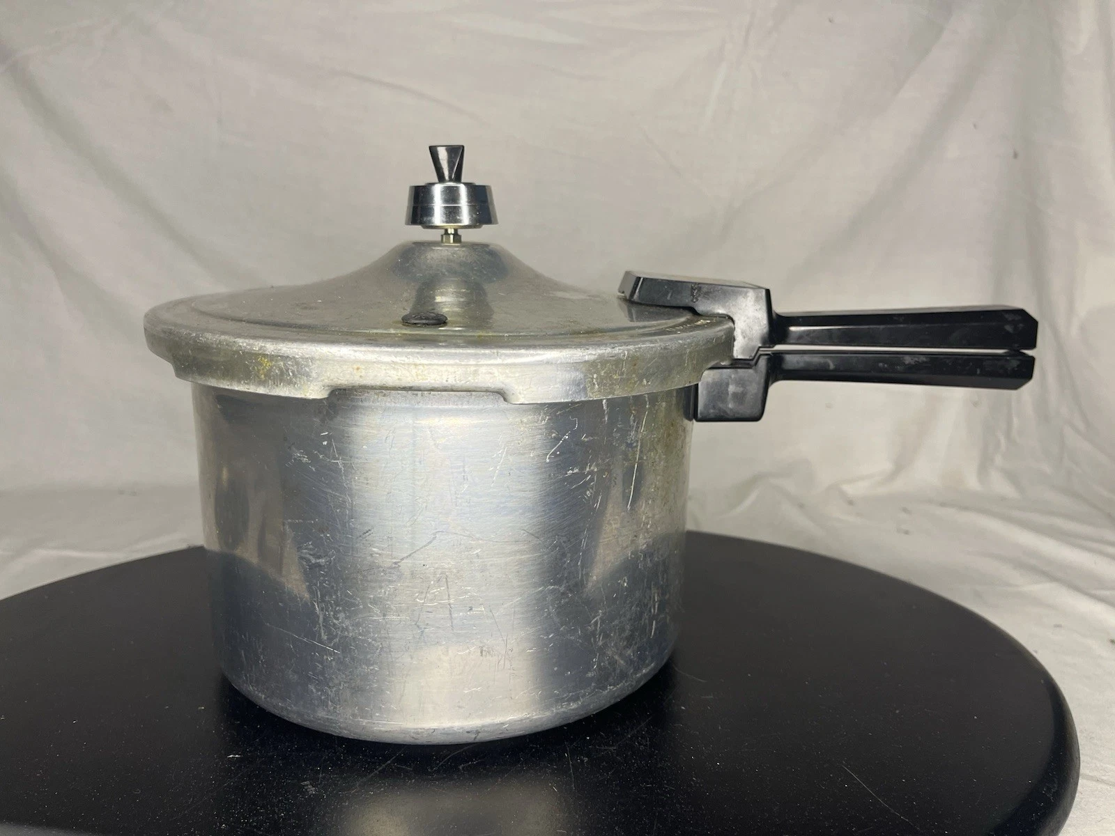 Vintage Presto 4qt Pressure Cooker 409A Rack Jiggler 0121004 USA Made