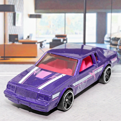 Hot Wheels Buick Regal GNX 1987 Treasure Hunt Maßstab 1:64 Die-Cast Modell Spielzeugauto