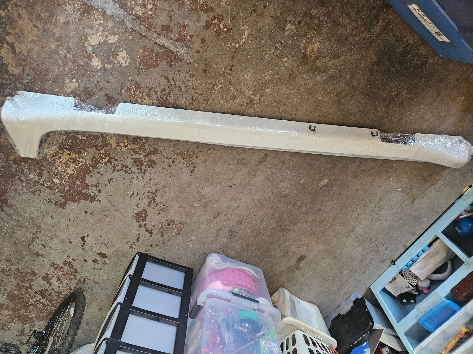 White 2017 - 2027 Chrysler Pacifica Rocker Panel (Left Side)