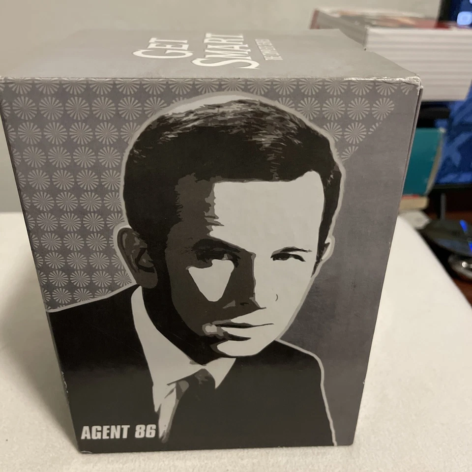 Get Smart Complete Series Box Set Seasons 1-5 DVD Season 1,2,3,4,5 All W/Inserts - Image 3 of 4