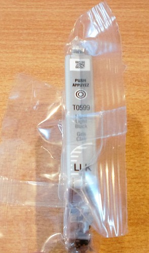Cartucho negro claro genuino Epson T0599 R2400 tinta LILY sellada de fábrica - Imagen 2 de 3