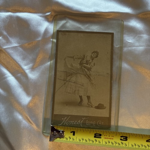 1880's Duke Tobacco Card Honest Long Cut BEAUTIFUL Dancing WOMAN 4” X 2 1/2” - Afbeelding 6 van 9