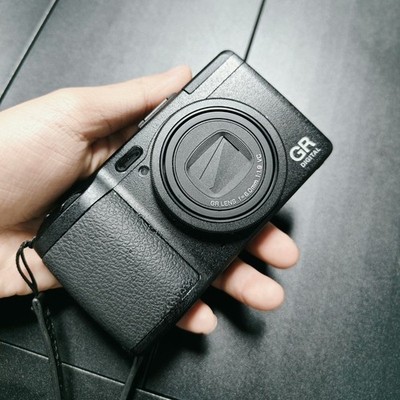 RICOH GR DIGITAL IV Camera 10.4 MP Histogram Display Dioptric