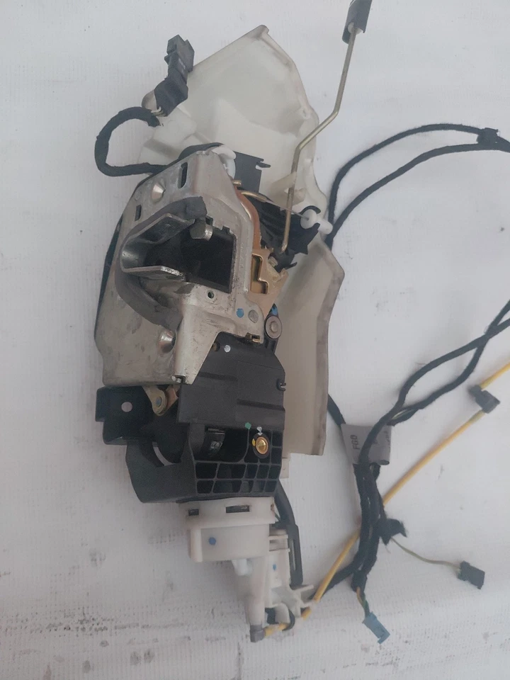 Mercedes Benz W220 S500 S450 S350 AMG 2003 puerta pestillo aspiradora conjunto trasero izquierdo Foto 2 de 4