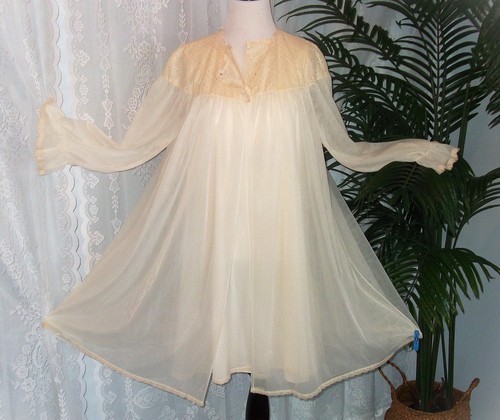 Med.2pc.3 layer,Vanity Fair,sweep,Vtg.babydoll nightgown,peignoir,chiffon,cream,