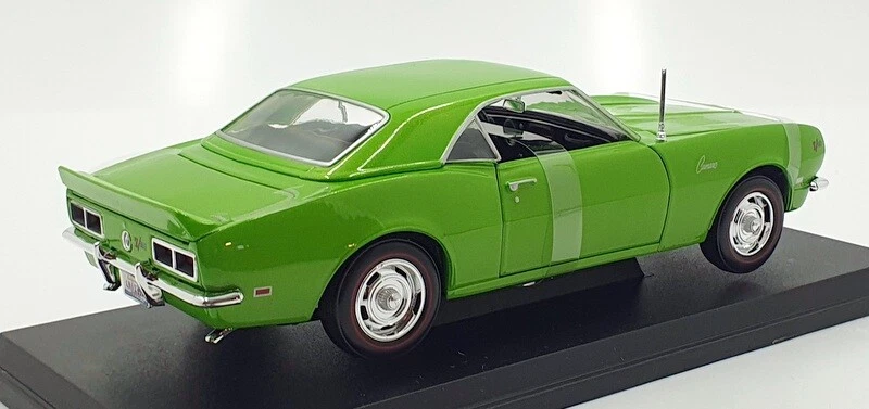 Maisto 1/18 Scale Diecast 46629 - 1968 Chevrolet Camaro Z/28 Coupe - Green - Photo 2/4