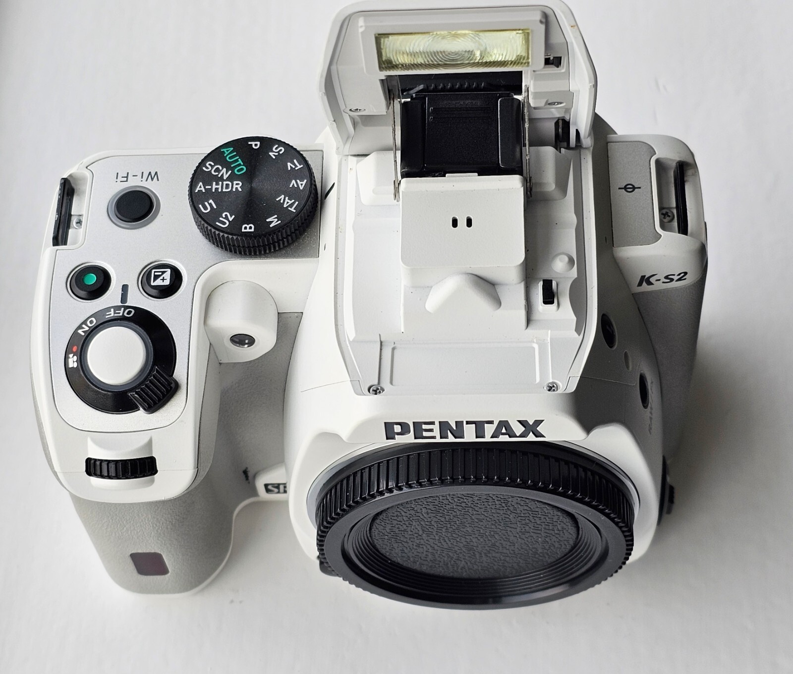 Pentax KS2 DSLR Camera 20MP white body. Boxed. eBay
