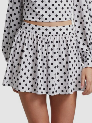 $250 Caroline Constas Women's White Teagan Pleated Dot Shorts Size S
