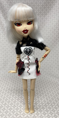Bratzillaz Glam Gets Wicked Jade J'Adore Doll & Dress