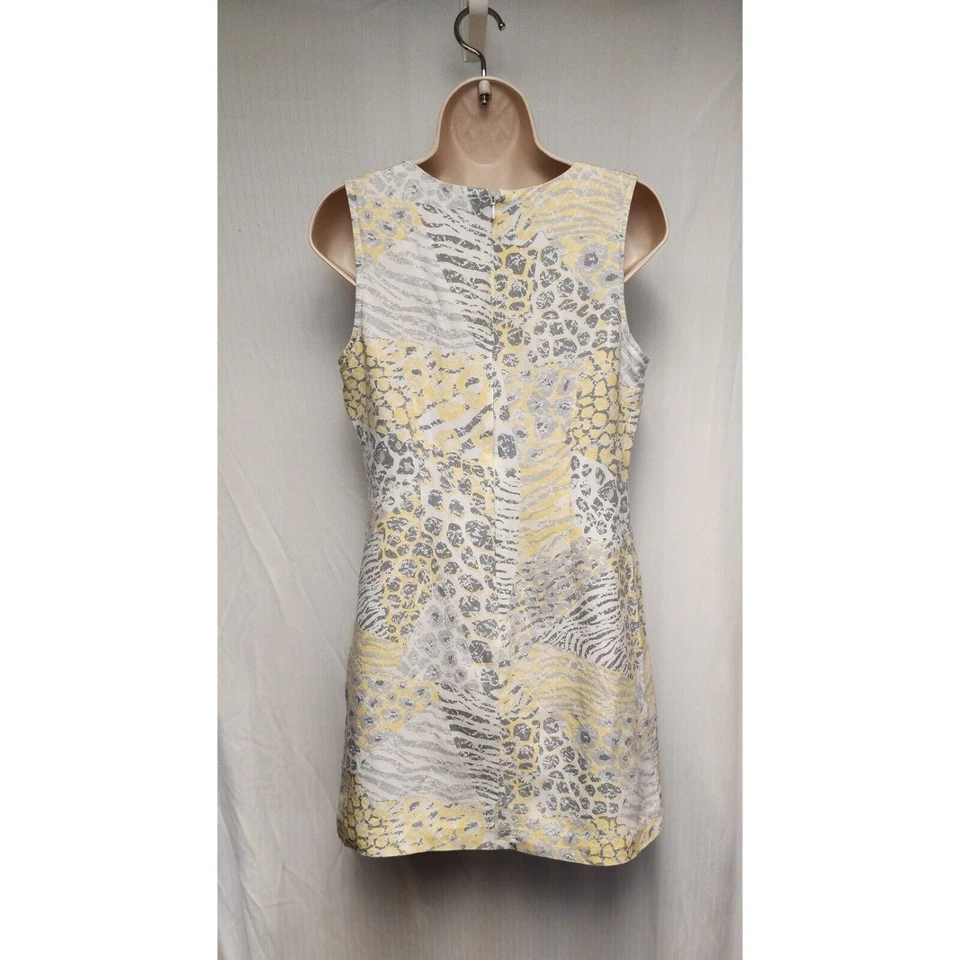 Ruby Rd. Vestido recto de lino floral con cuello en V con muescas con cuentas blanco talla 6P Foto 4 de 4