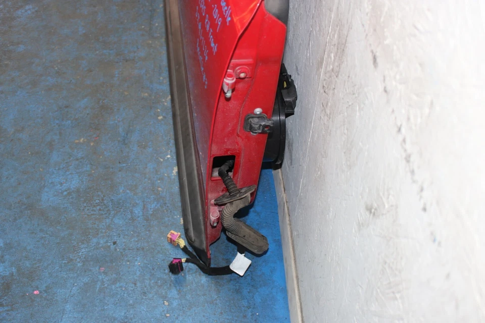 2012 2019 VOLKSWAGEN BEETLE RIGHT SIDE FRONT DOOR OEM Foto 4 de 4