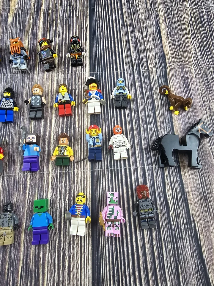 Lego Assorted Mini Figure Lot Of 32 Pirates Minecraft Batman Harley Quinn - Image 3 of 4