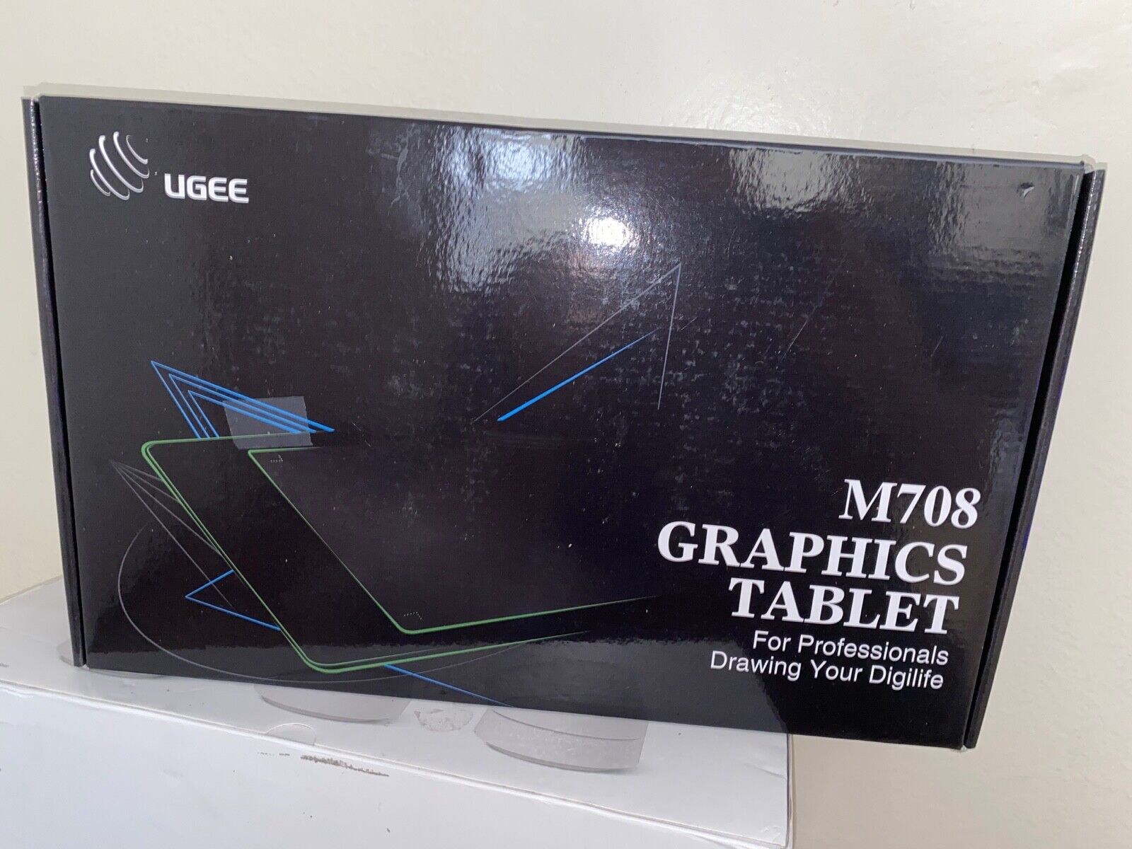 NEW UGEE M708 GRAPHICS TABLET FOR PROFESSIONALS DRAWING *