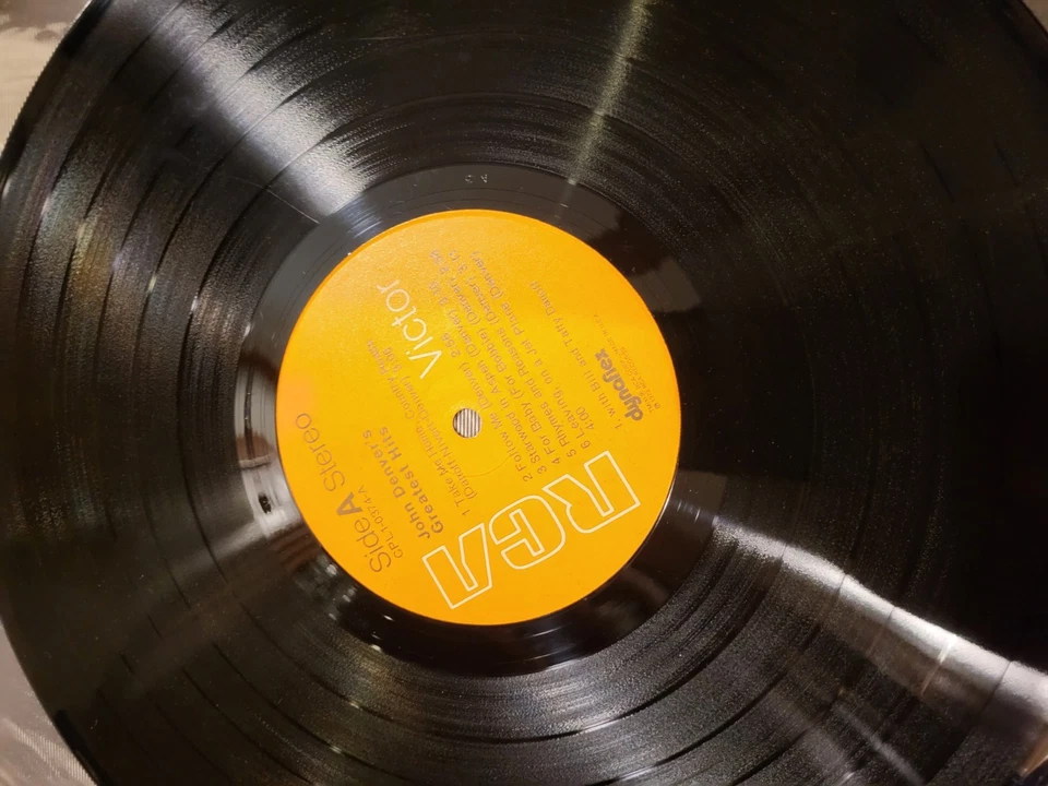 John Denver Greatest Hits LP RCA CPL1-0374 EX Vinyl VG+ Cover w/Inner Sleeve - Image 4 of 4