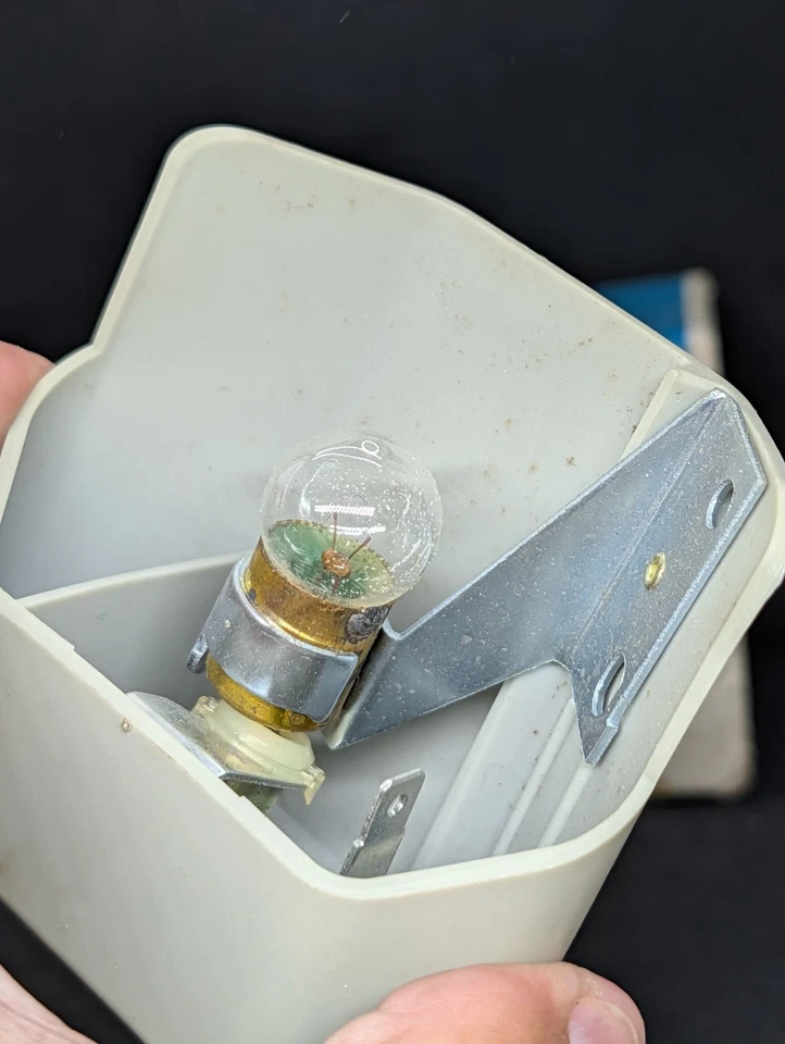 NOS 1971 1972 BUICK ELECTRA LESABRE RIVIERA CENTURION LUZ MALETERO 9879700 Foto 3 de 4