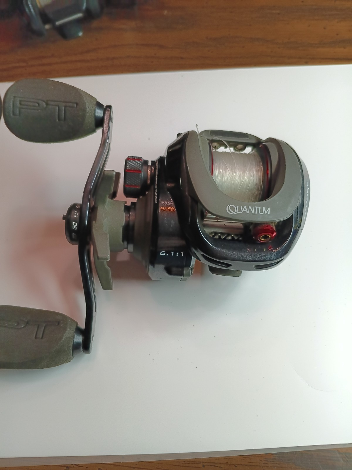 Quantum Smoke Series Three SM100SPT - 6:1 gear ratio - Right hand Baitcast Reel