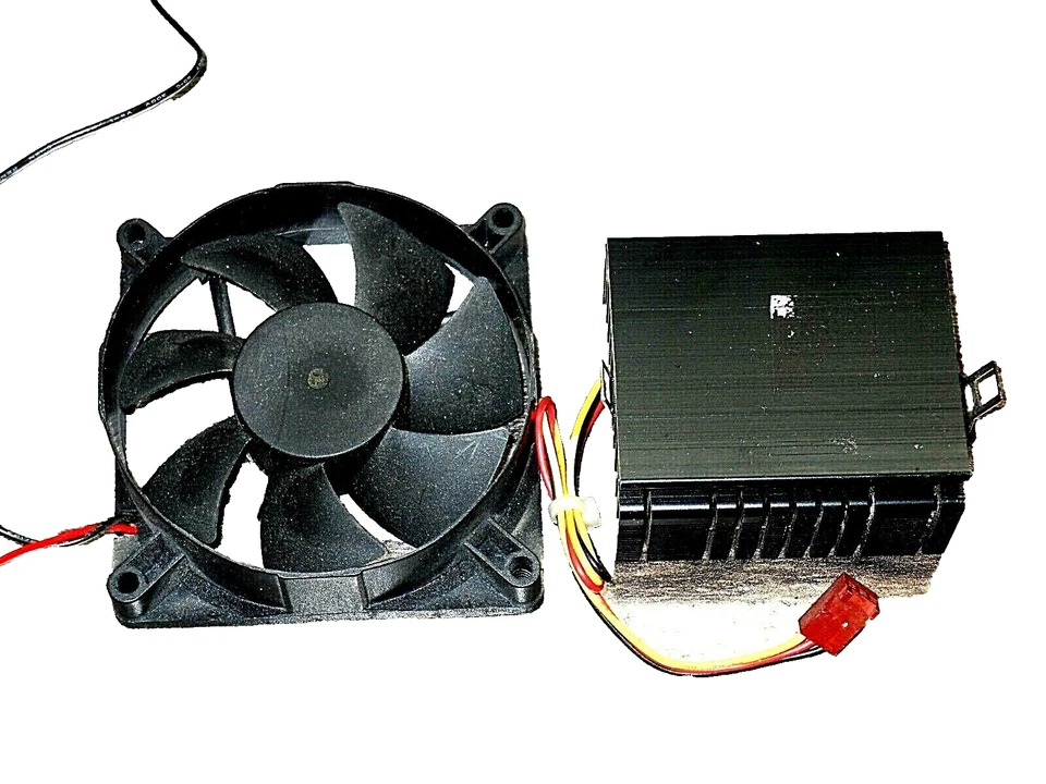 VINTAGE ADVANCED PC COOLING FANS 2 USED POWERMAX 12 VOLT BRUSHLESS INTERNAL TYPE - Image 3 of 4