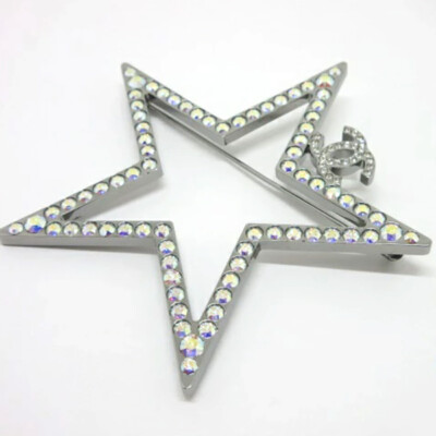 【CHANEL】スター付きロゴ♪ブローチ CHANEL CC Logos Rhinestone Star Brooch Silver Tone Pin B17K