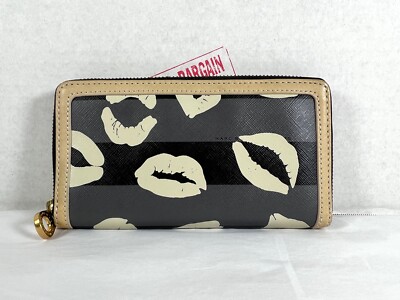 Marc Jacobs Kisses Canvas Coated Zip Around Wallet Purse Marc Jacobs Kisses Canvas Coated Zip Around Wallet Purse