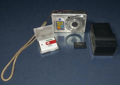 Sony Digital Camera Cybershot DSC-W55 TESTED  w/ Battery SD Card & Charger