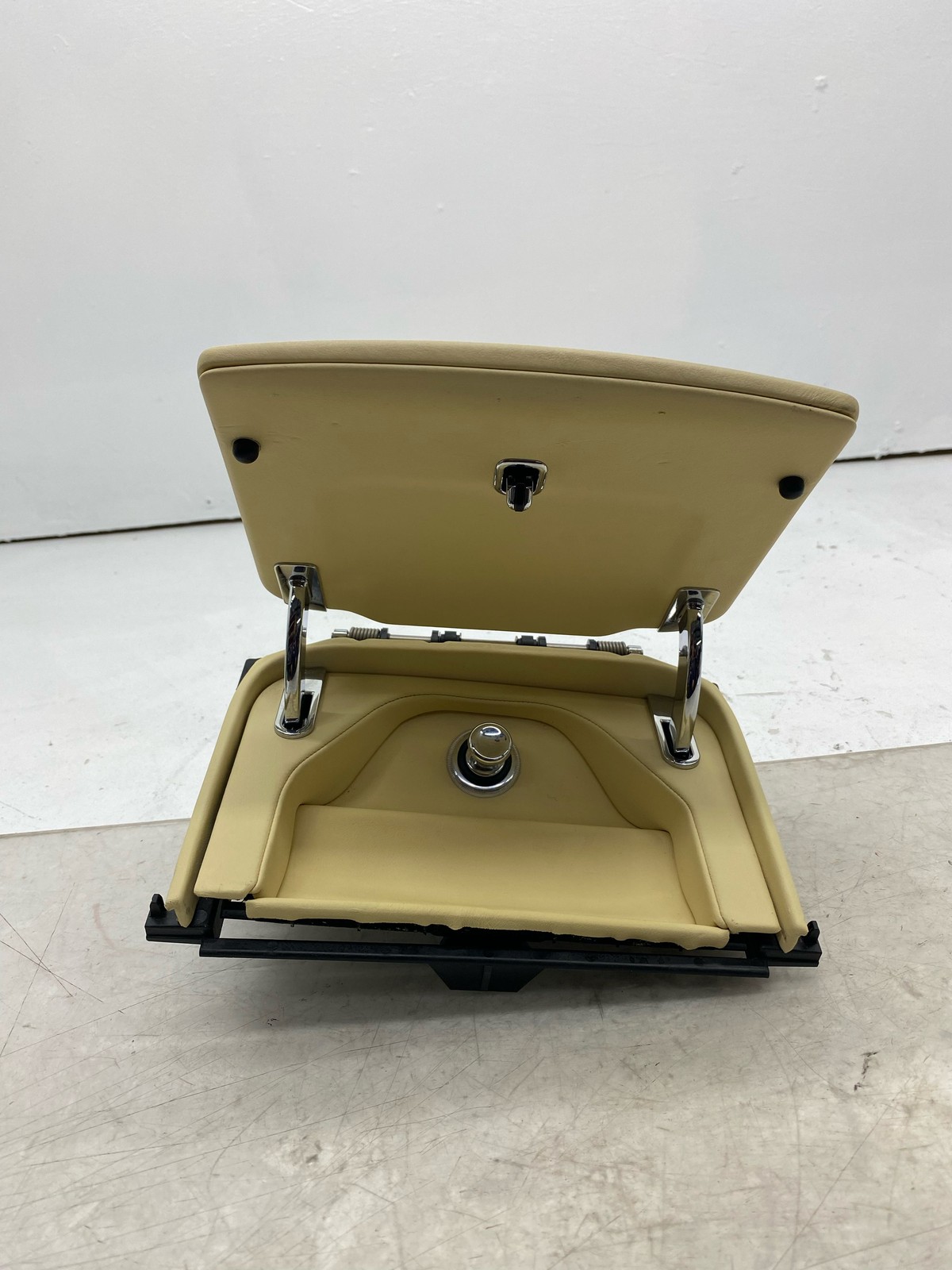 2010-2020 BENTLEY MULSANNE OEM FRONT CENTER CONSOLE STORAGE TRAY 3Y0857143