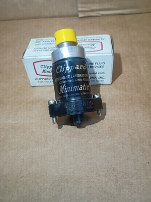 NOS Clippard Minimatic R-481-24 Electronic 4-way Valve